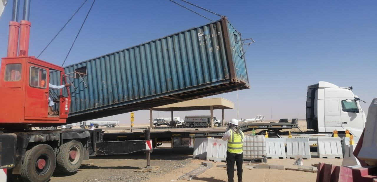 خدمات لوجستية للمشاريع, تتضمن التحميل, الشحن, تنزيل البضائع, التفريغ